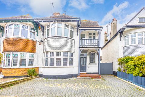 4 bedroom semi-detached house for sale, Southbourne Grove, Westcliff-on-sea, SS0