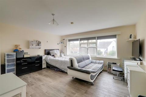 Studio for sale, Broadwater Street East, Worthing