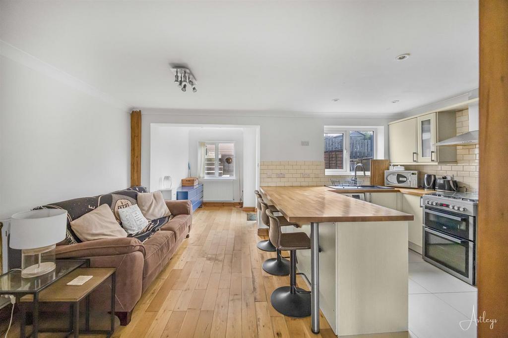 Kitchen/dining area