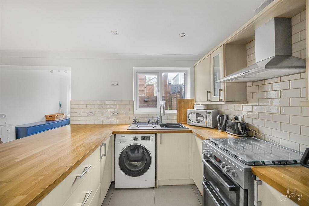 Kitchen/dining area