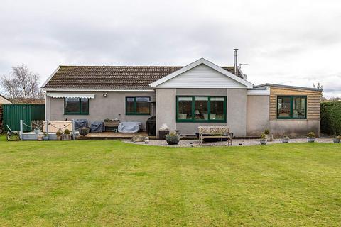 3 bedroom detached bungalow for sale, 21 Barony Park, Kelso TD5 8DJ