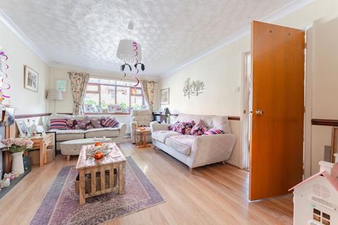 3 bedroom detached house for sale, Blakeney Close, Norwich