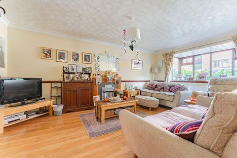 3 bedroom detached house for sale, Blakeney Close, Norwich