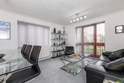 2 bedroom apartment for sale, St. Annes Mount, Redhill, Surrey, RH1