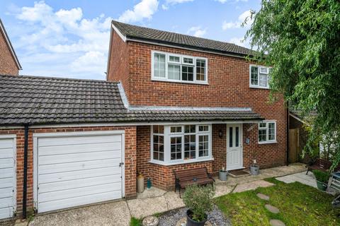 4 bedroom detached house for sale, Cavalier Close, Midhurst, GU29