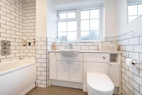20 Cavalier Close, Midhurst, GU29 9QW