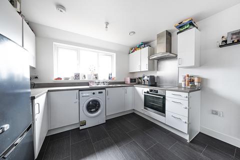 2 bedroom flat for sale, Badger Mount, Braintree, CM7