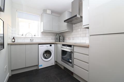 2 bedroom flat to rent, Glenfarg Street, Glasgow, G20