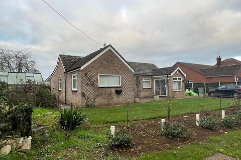 3 bedroom bungalow to rent, South Heath Lane, Fulbeck, NG32