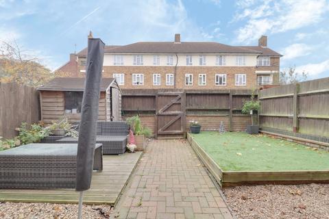 1 bedroom ground floor flat for sale, Brock Green, South Ockendon RM15