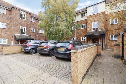 26 Brock Green, South Ockendon, RM15 5QH