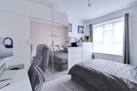 26 Brock Green, South Ockendon, RM15 5QH