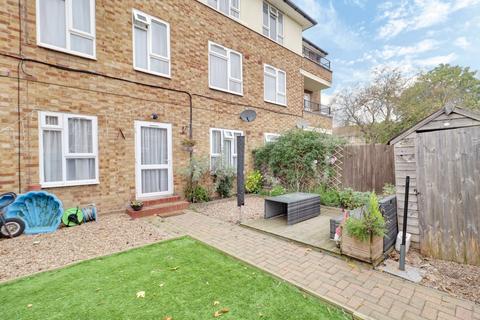 26 Brock Green, South Ockendon, RM15 5QH