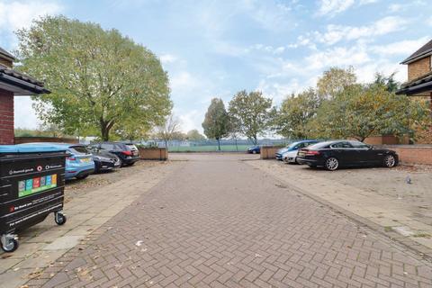 26 Brock Green, South Ockendon, RM15 5QH