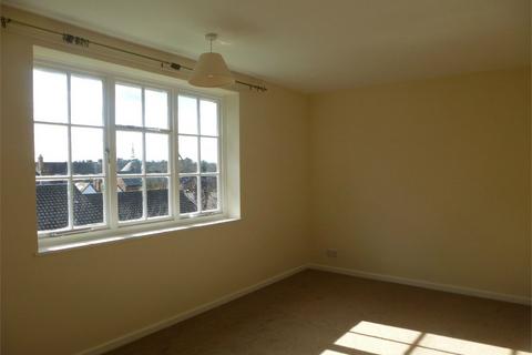 2 bedroom maisonette to rent, Park Close, Hatfield, AL9