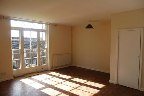 2 bedroom maisonette to rent, Park Close, Hatfield, AL9