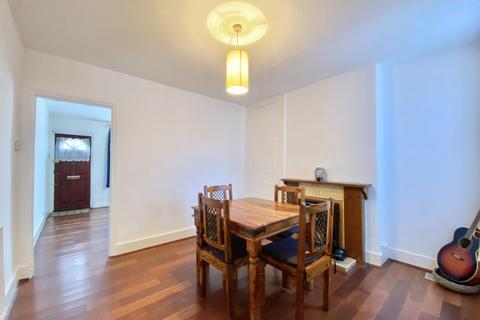 9 Bankside, Southall, UB1 1NQ