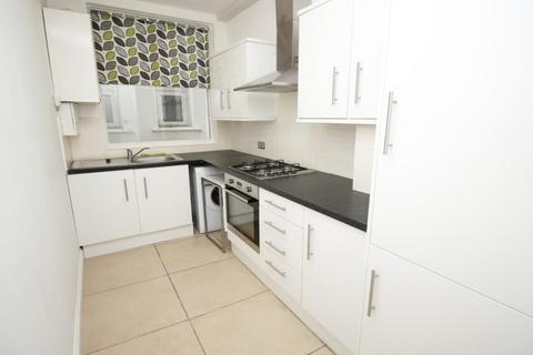 1 bedroom flat to rent, Robinson Road, London SW17