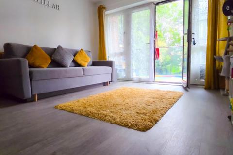 Flat 15, Pullman Court Warwick Road, West Drayton, UB7 9GZ