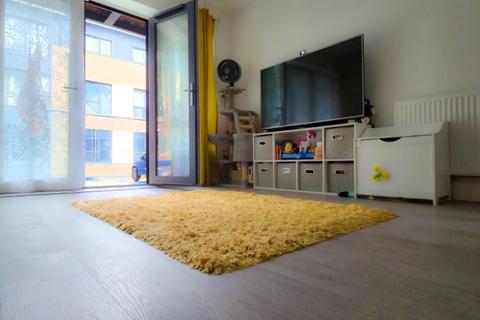 Flat 15, Pullman Court Warwick Road, West Drayton, UB7 9GZ