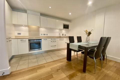 2 bedroom flat for sale, KESTREL HOUSE, ST GEORGE WHARF, London, SW8