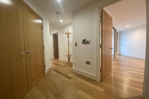 2 bedroom flat for sale, KESTREL HOUSE, ST GEORGE WHARF, London, SW8