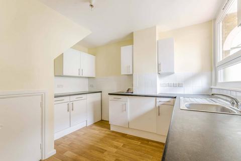 3 bedroom maisonette to rent, Tottenham Road, De Beauvoir Town, London, N1