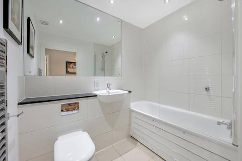 1 bedroom flat for sale, Capulet Square, London E3