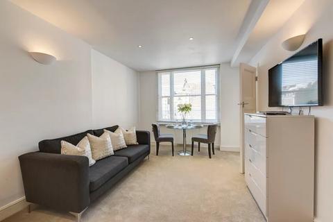 Studio to rent, Hill Street, Mayfair W1J