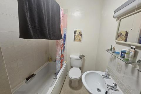 1 bedroom flat to rent, Moorland Road, Leeds