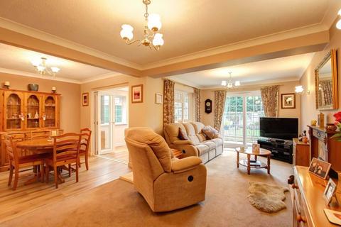 3 bedroom house for sale, Kingston Close, Blandford Forum