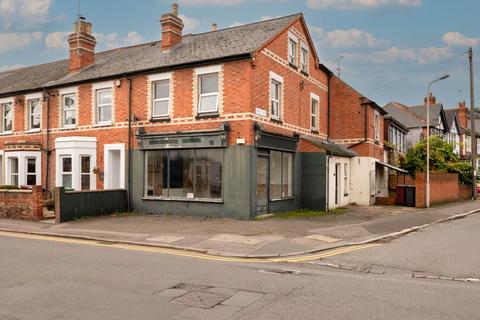 4 bedroom end of terrace house for sale, Hemdean Road, Reading RG4