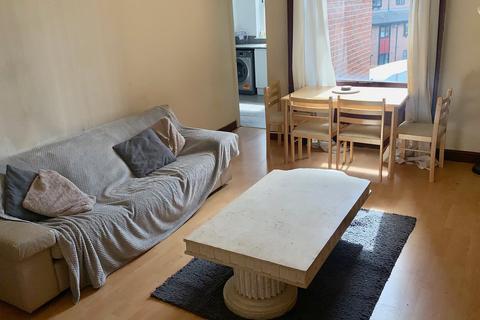 2 bedroom flat to rent, Victoria Square, Newcastle upon Tyne NE2