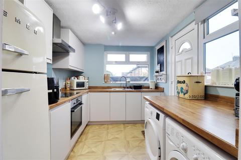 3 bedroom terraced house for sale, Beverley Road, Hessle