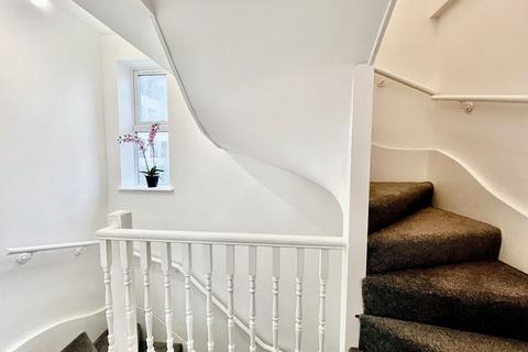 4a Whytecliffe Road South, Purley, CR8 2AU