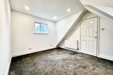 4a Whytecliffe Road South, Purley, CR8 2AU