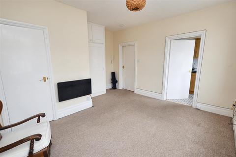 Studio to rent, Enys Road, Eastbourne