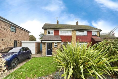 3 bedroom semi-detached house to rent, Chestnut Avenue Staplehurst TN12