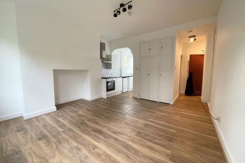 Studio to rent, Parsifal Road, London NW6