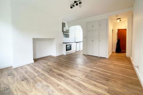 Studio to rent, Parsifal Road, London NW6