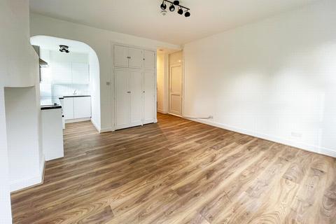 Studio to rent, Parsifal Road, London NW6