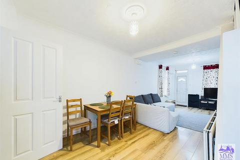 2 bedroom end of terrace house for sale, Mayfair, Frindsbury