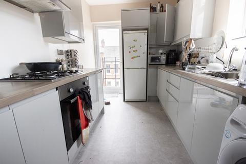 6 bedroom maisonette to rent, Helmsley Road, Newcastle upon Tyne, NE2 1RD