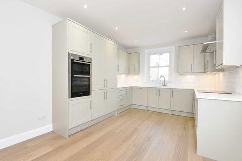 3 bedroom flat to rent, Delia Street, London SW18