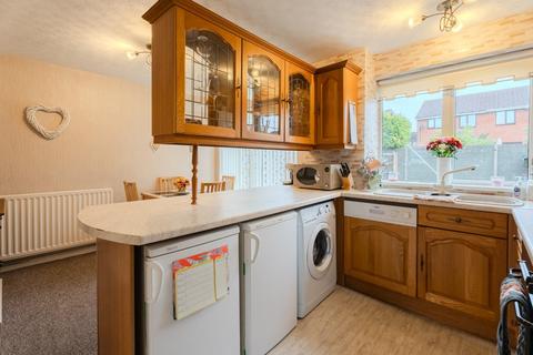 3 bedroom semi-detached house for sale, Oakley Avenue, Tipton