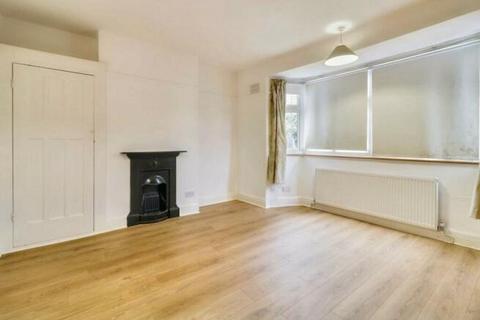 5 bedroom semi-detached house to rent, Hilltop Way, Stanmore, Greater London, HA7