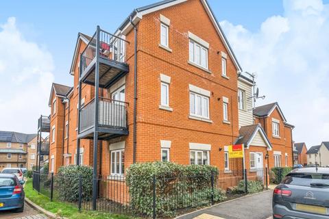 2 bedroom flat for sale, Carrick Street,  Aylesbury,  HP18