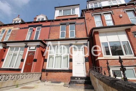 4 bedroom house to rent, Brudenell Avenue, Hyde Park, Leeds