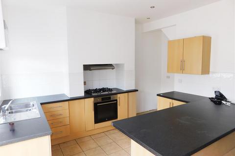 3 bedroom end of terrace house to rent, Abbey Hey Lane, Abbey Hey, Manchester