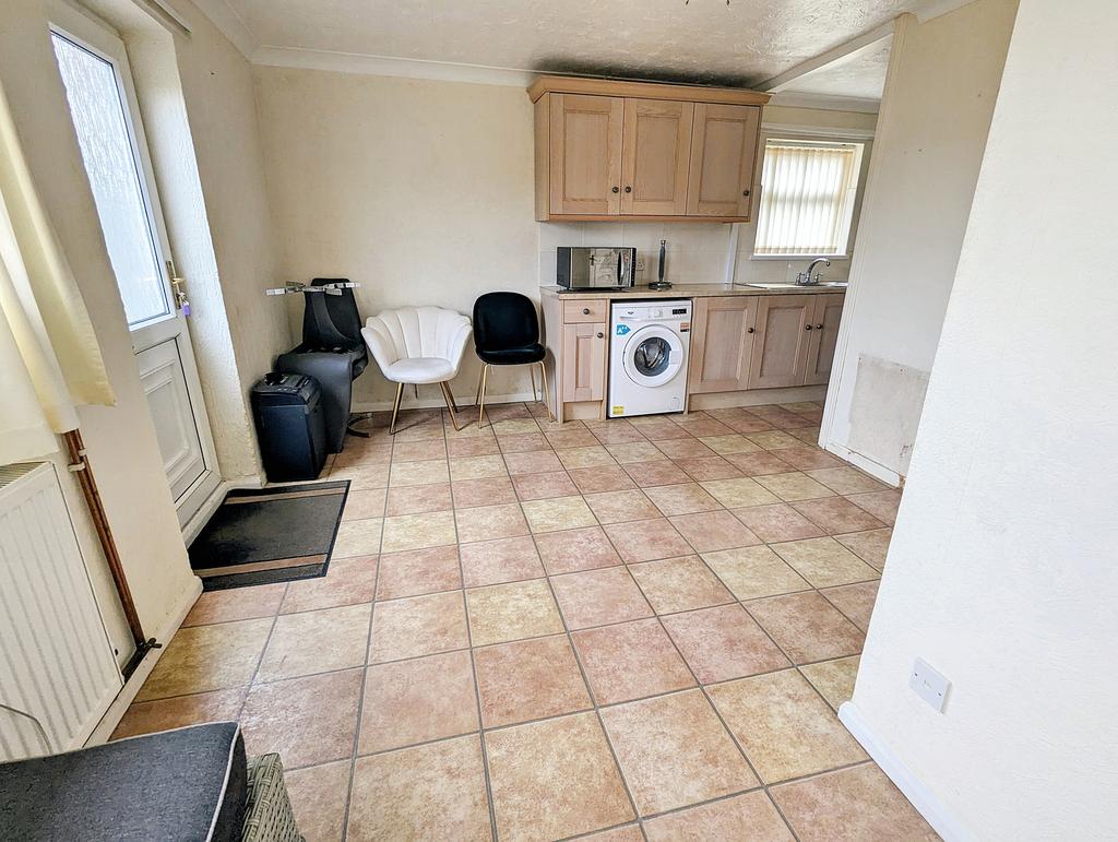 Kitchen/Dining Area